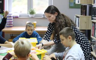 Obraz przedstawiający Październik pod znakiem robotyki – warsztaty z wykorzystaniem zestawów LEGO® Education SPIKE™ Essential