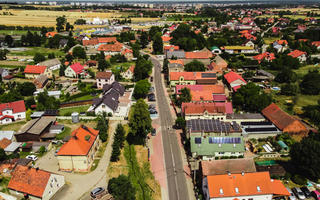 Obraz przedstawiający Komunikacja ranna i popołudniowa do i ze szkoły w związku rozpoczęciem zadania pn. „Remont ulicy Szkolnej w Jaczowie”