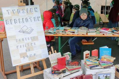 Obraz przedstawiający XVI Tydzień Bibliotek